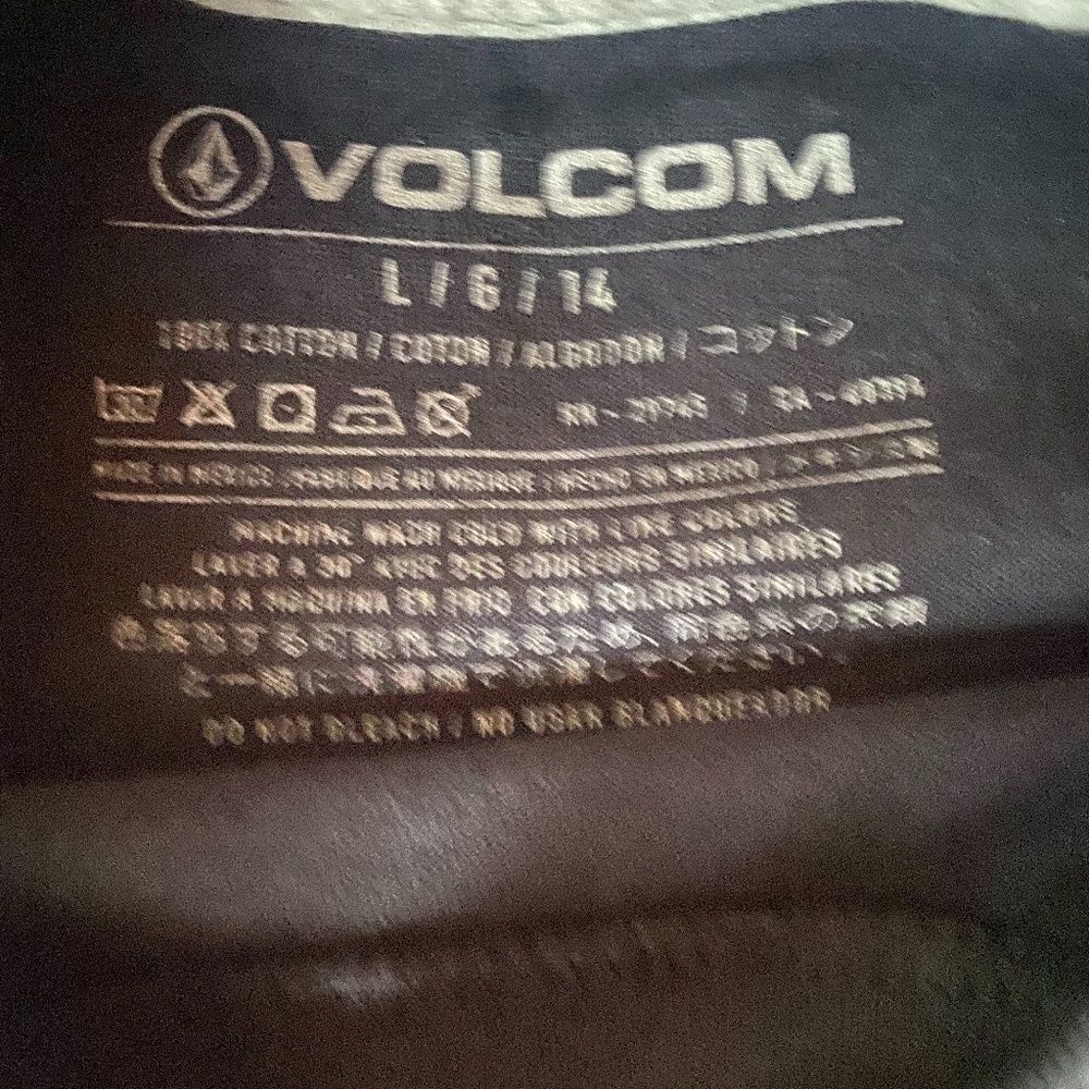VOLCOM BOYS TSHIRT SIZE 14-LARGE - Picture 3 of 4